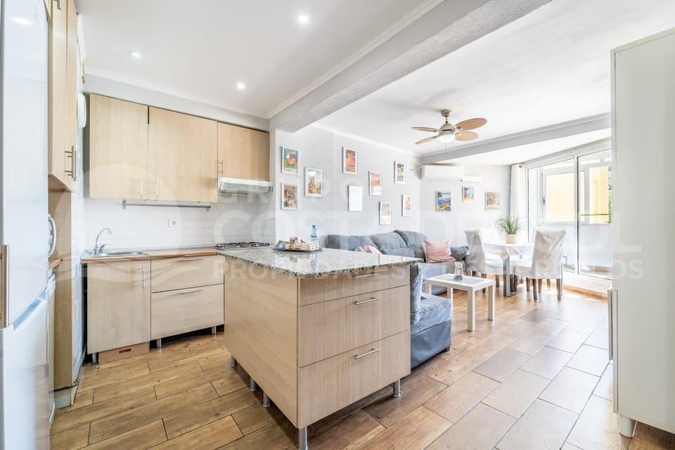 Kitchen or kitchenette, Living room