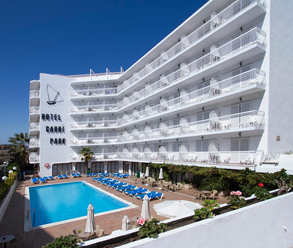 Facade/entrance, Swimming pool