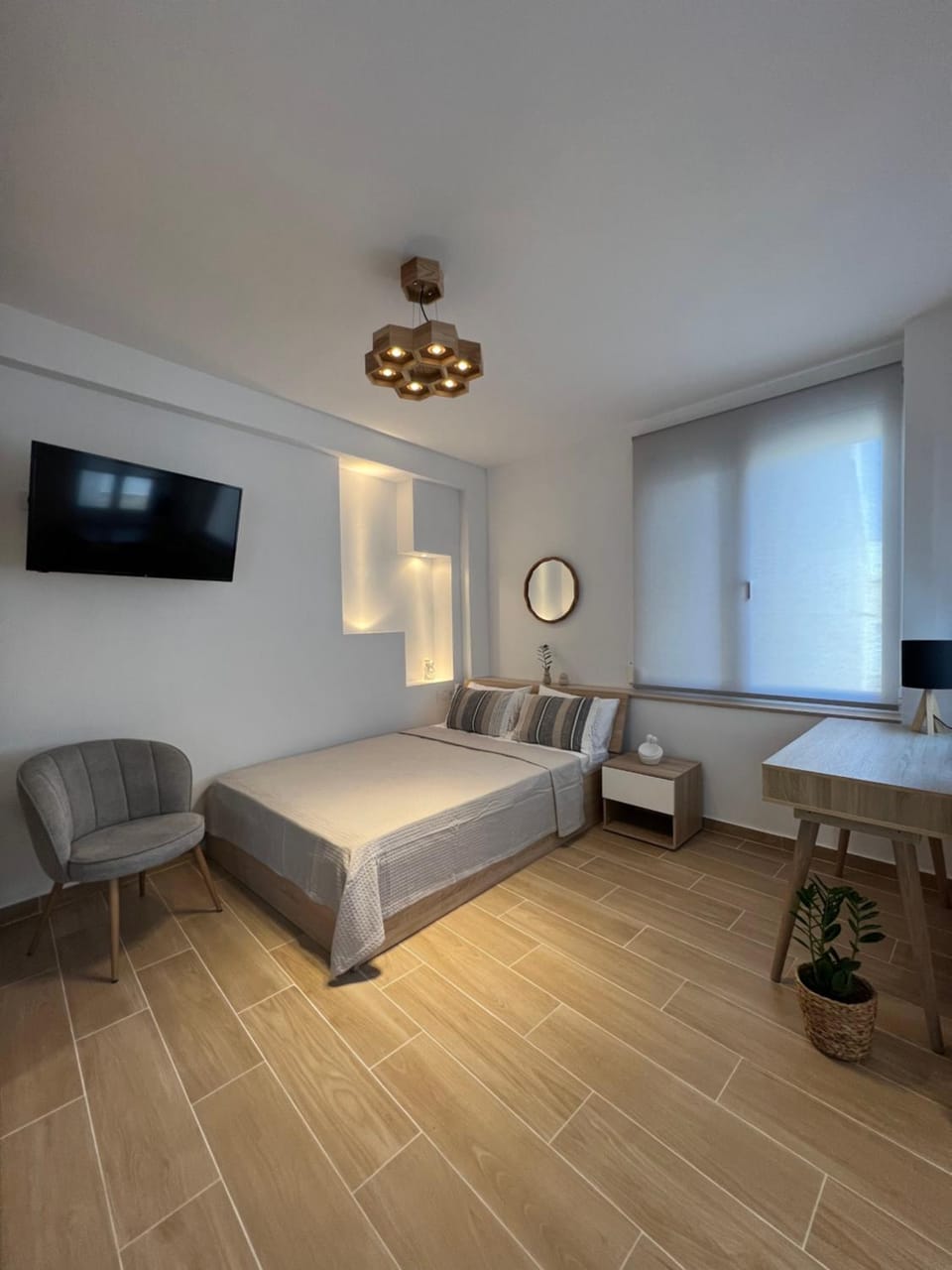 Bed, TV and multimedia, Seating area, hair dresser