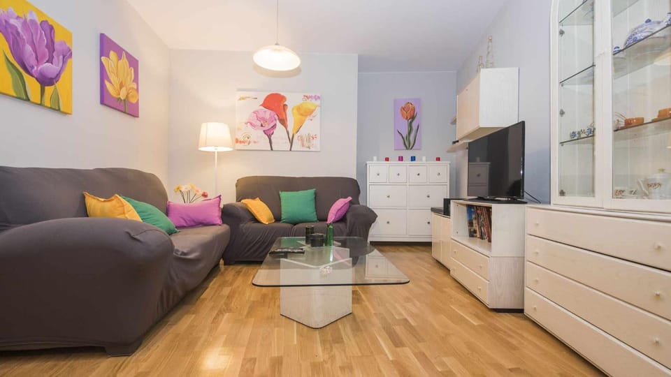 TV and multimedia, Living room, Seating area