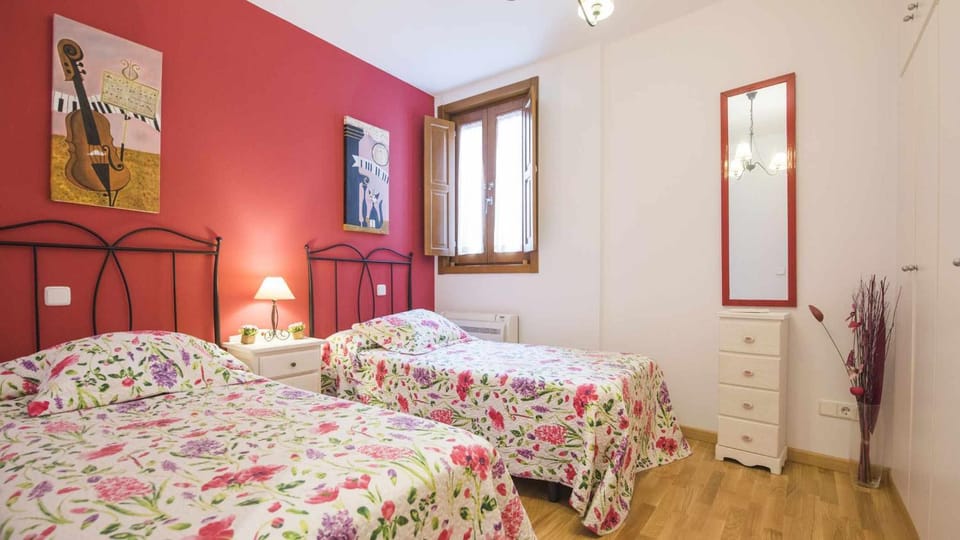 Bed, Photo of the whole room, Bedroom, wardrobe