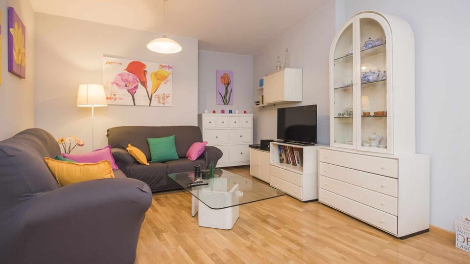 TV and multimedia, Living room, Seating area
