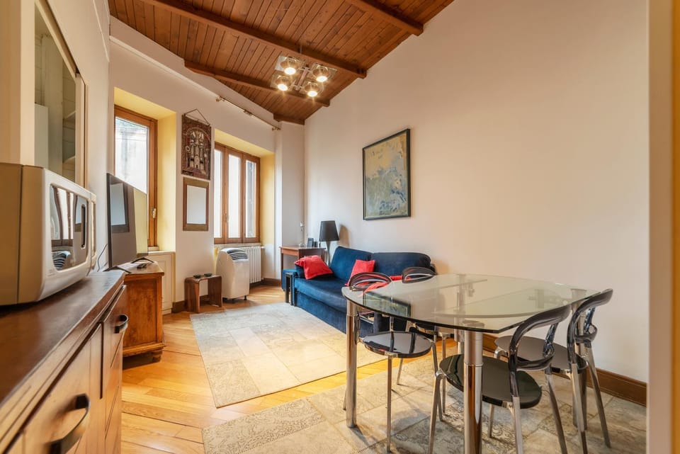 TV and multimedia, Living room, Dining area