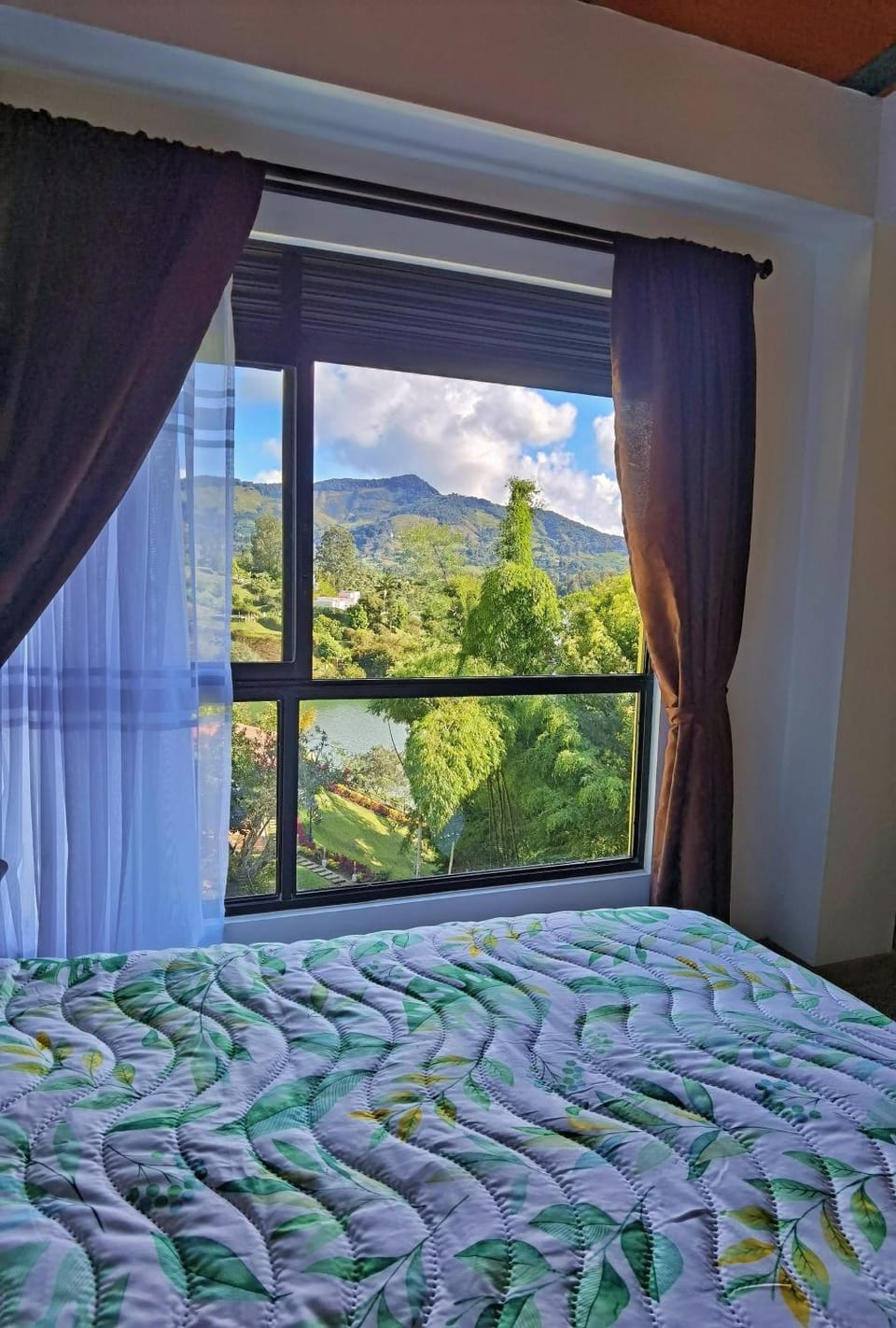 Natural landscape, Photo of the whole room, Bedroom, Mountain view