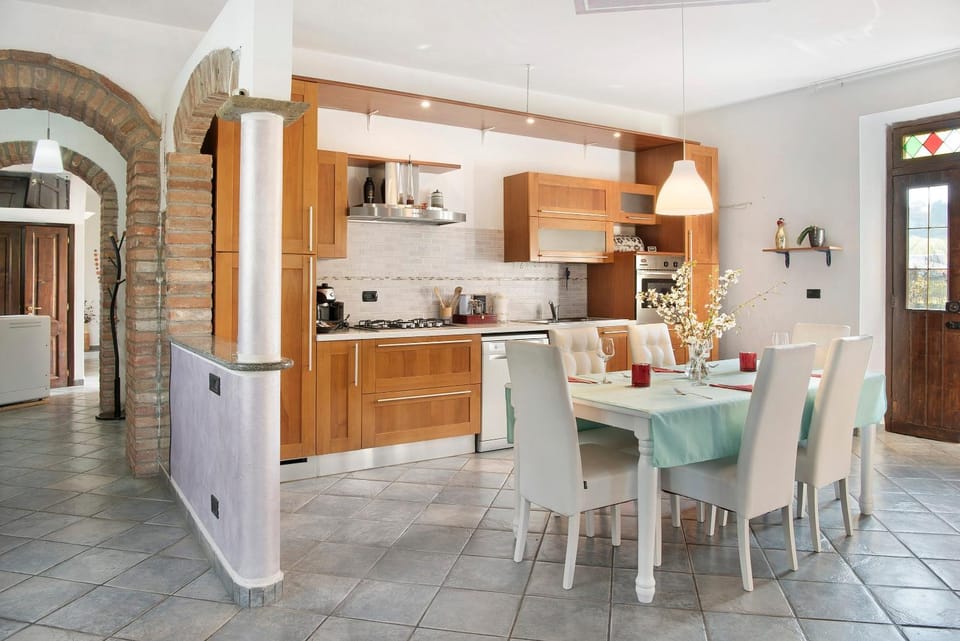 Property building, Kitchen or kitchenette, Living room