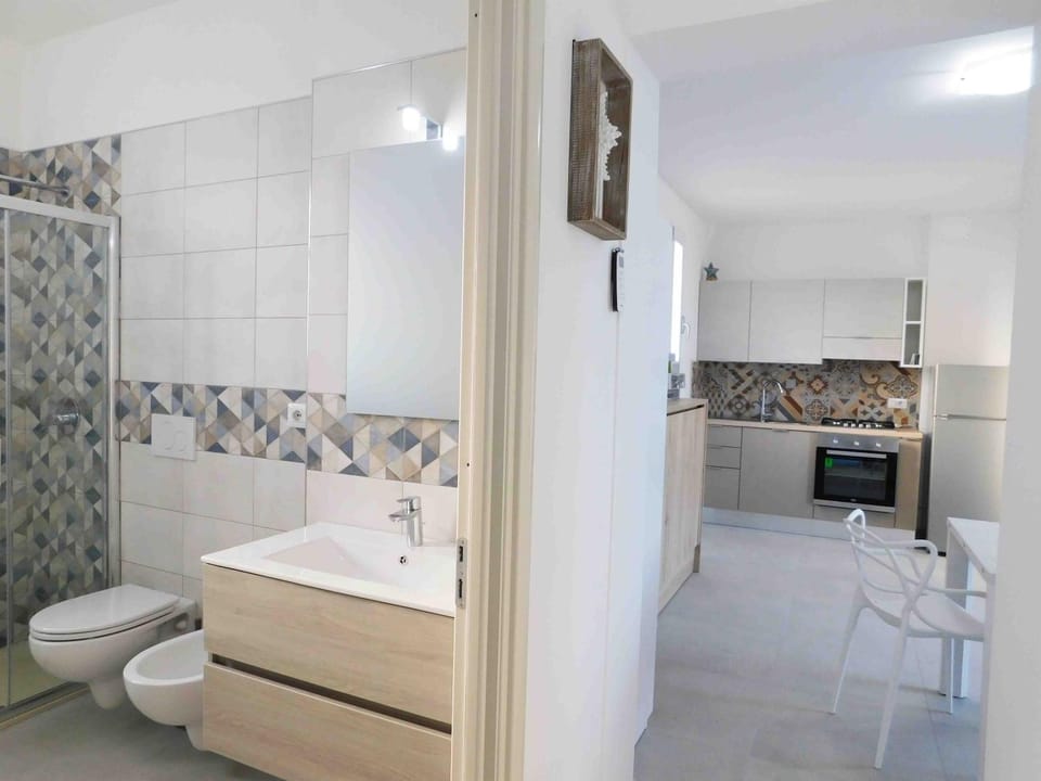 Bathroom, Living room