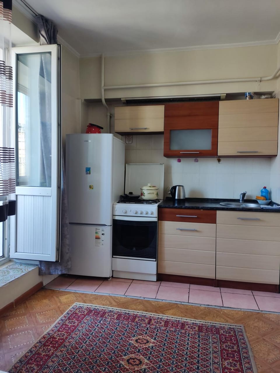 minibar, stove