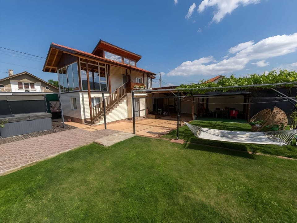 Property building, Patio, Day