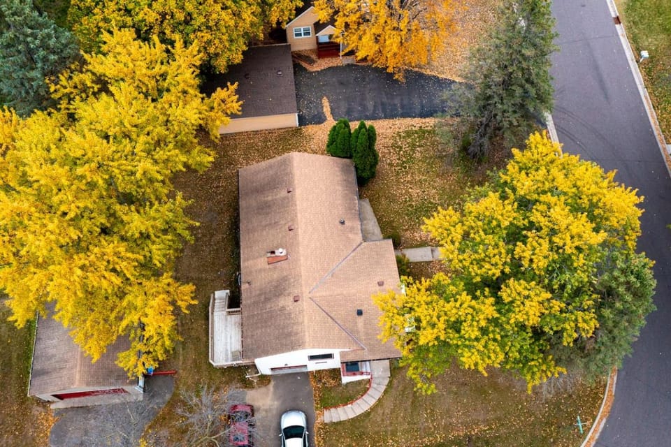 Cozy 5BR St Paul Home with Fireplace & Free Parking House in Maplewood