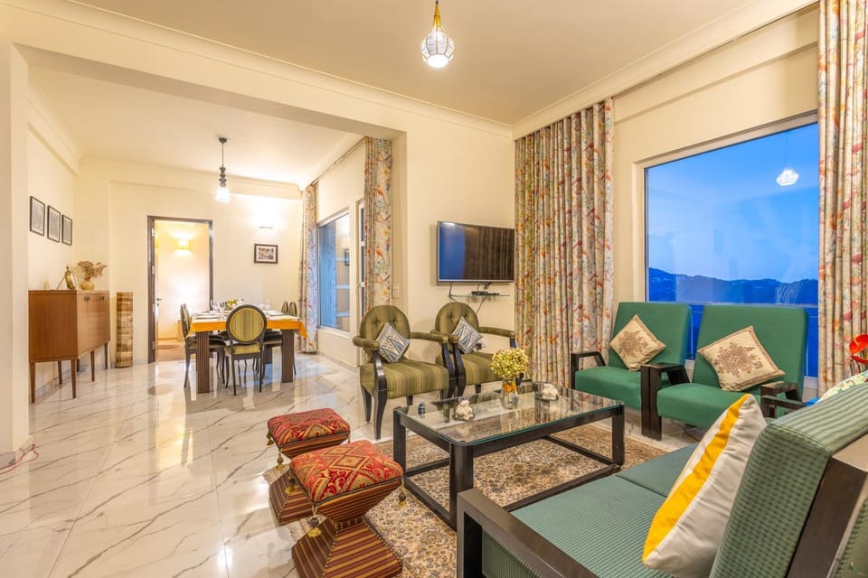 Communal lounge/ TV room, Living room, Seating area, Evening entertainment