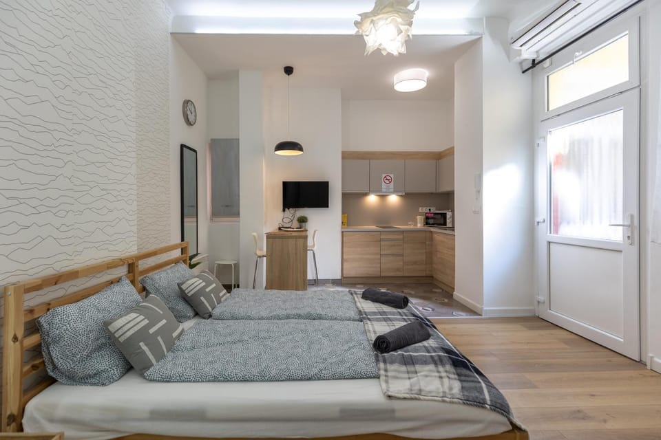 Bed, Photo of the whole room