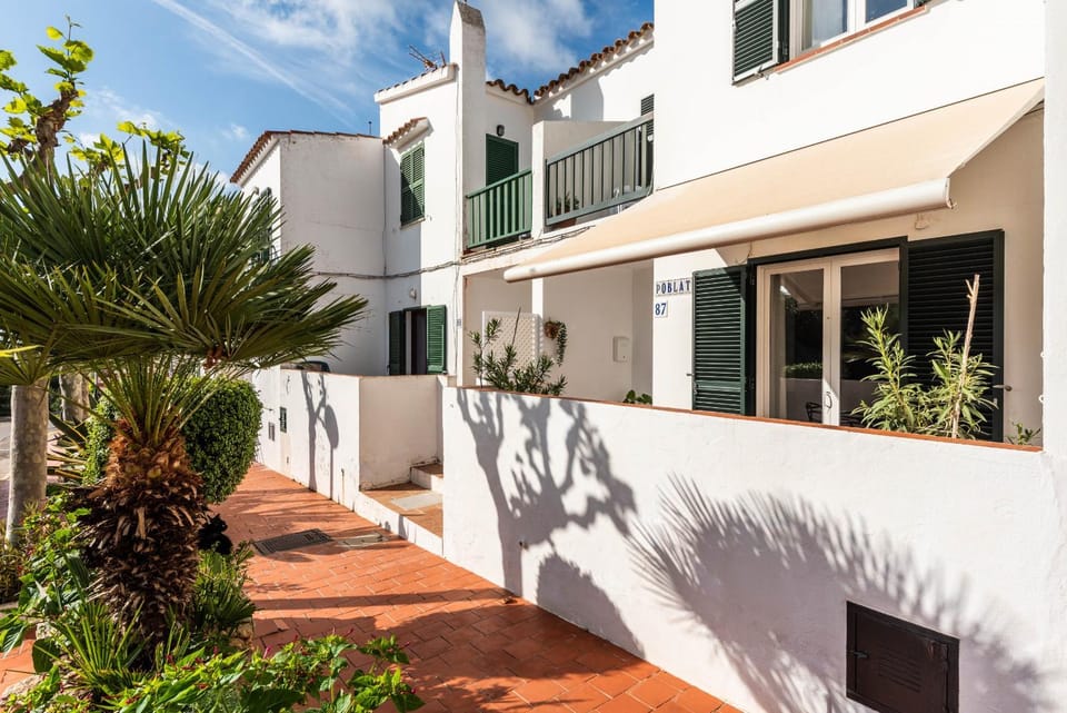 Property building, Off site, Day