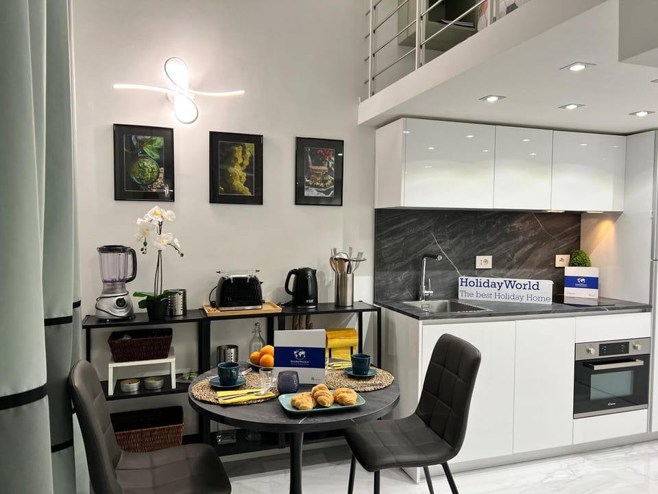 Kitchen or kitchenette, Dining area, stove