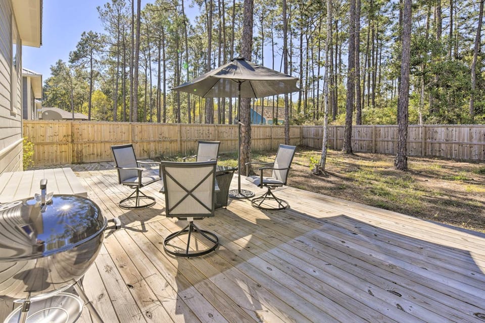 Modern Santa Rosa Beach Retreat w/ Yard & Patio! House in South Walton County