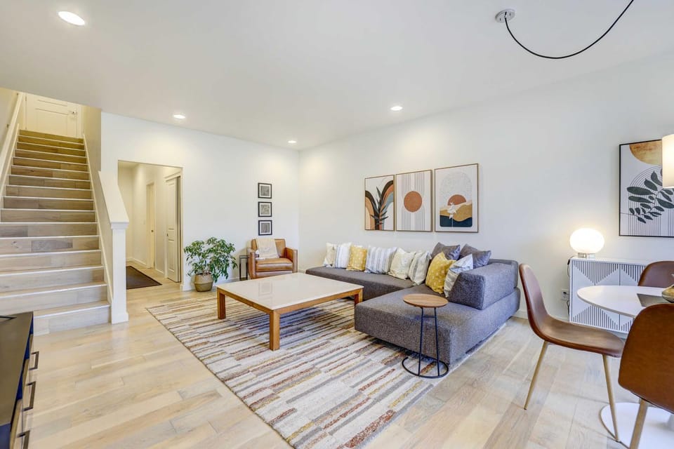 Beautiful Townhome - Steps to Downtown Boise! House in Boise