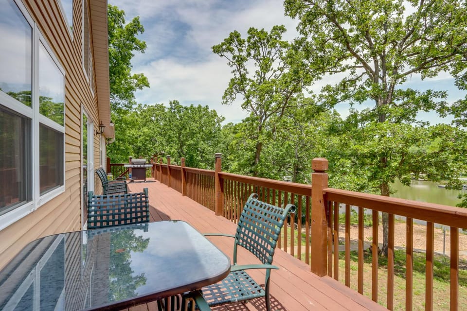 'Lazy RS Lakehouse' w/ Hot Tub & Dock in Warsaw! House in Lake of the Ozarks