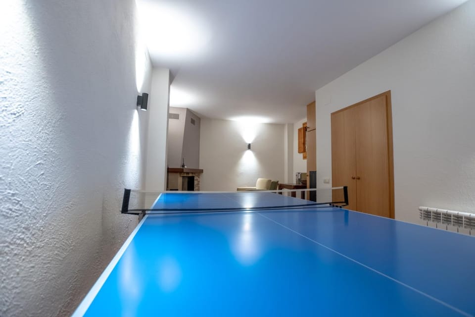 Game Room, Table tennis