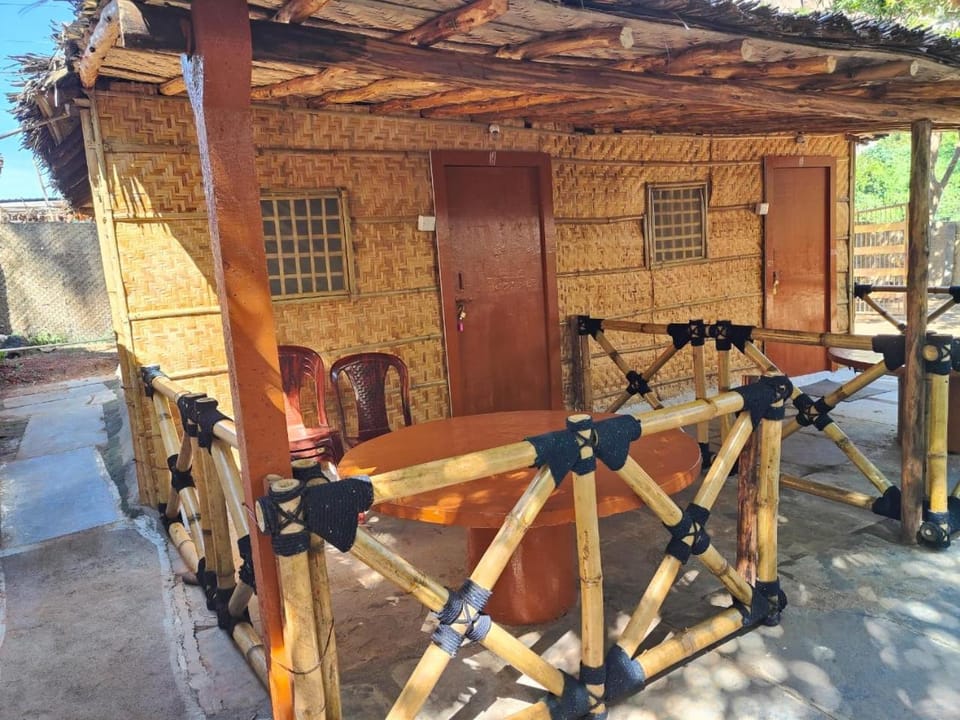 Property building, Day, Seating area, On site