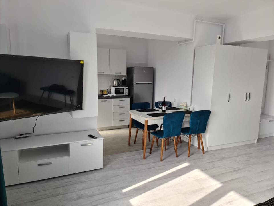 TV and multimedia, Kitchen or kitchenette, Dining area