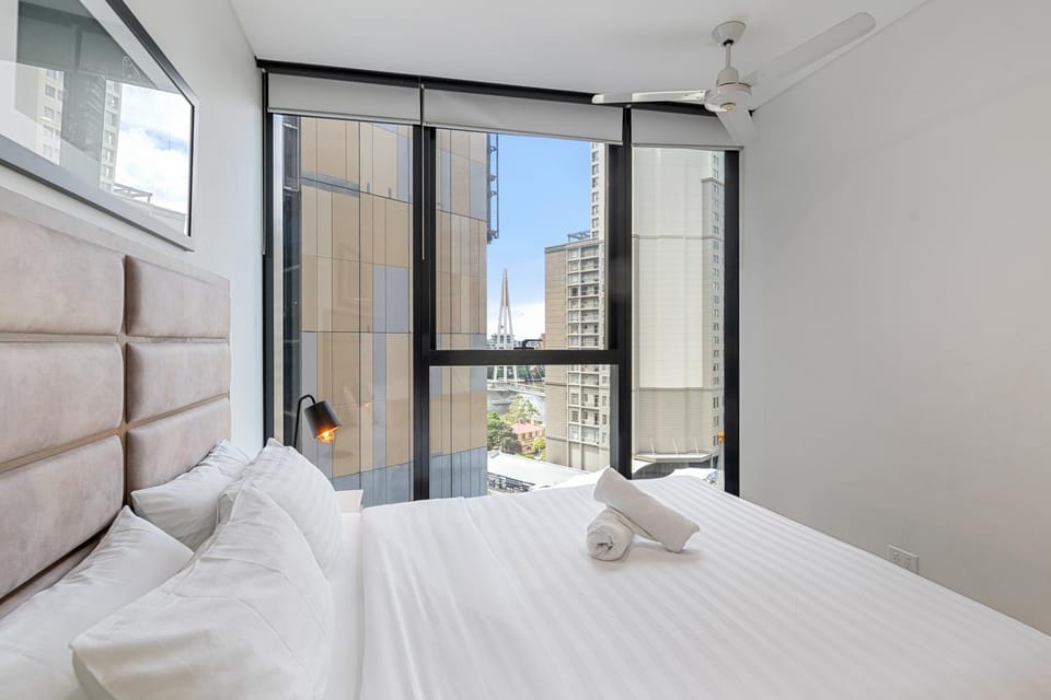 CBD Cozy 2Beds Apt at Brisbane Tallest building With Free Parking Apartment in Kangaroo Point