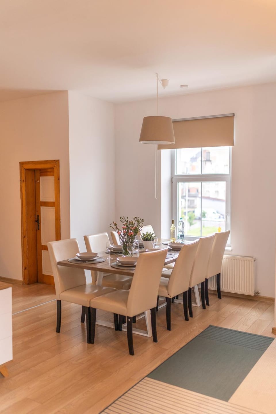 Dining area, Meals
