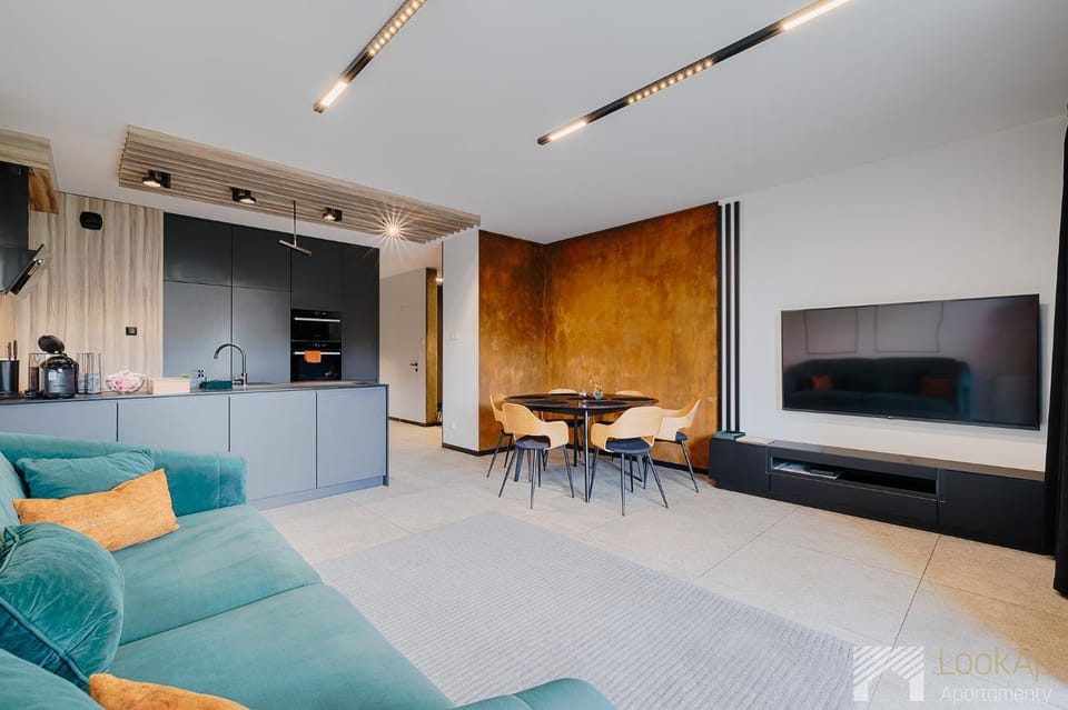 TV and multimedia, Kitchen or kitchenette, Living room, Evening entertainment