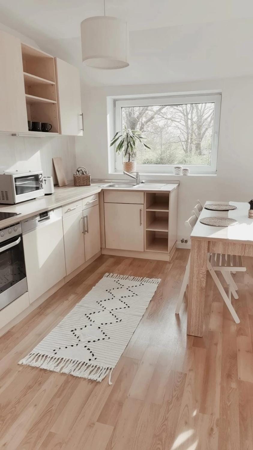 Coffee/tea facilities, Kitchen or kitchenette, Dining area, dishwasher, microwave, oven, stove, toaster