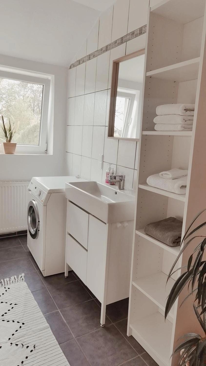 Bathroom, towels, washing machine