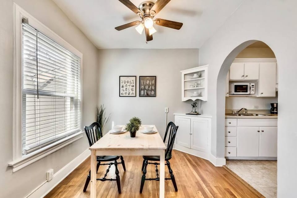 Global Cup The Vintage Stellar on Lower-Greenville Apartment in Dallas