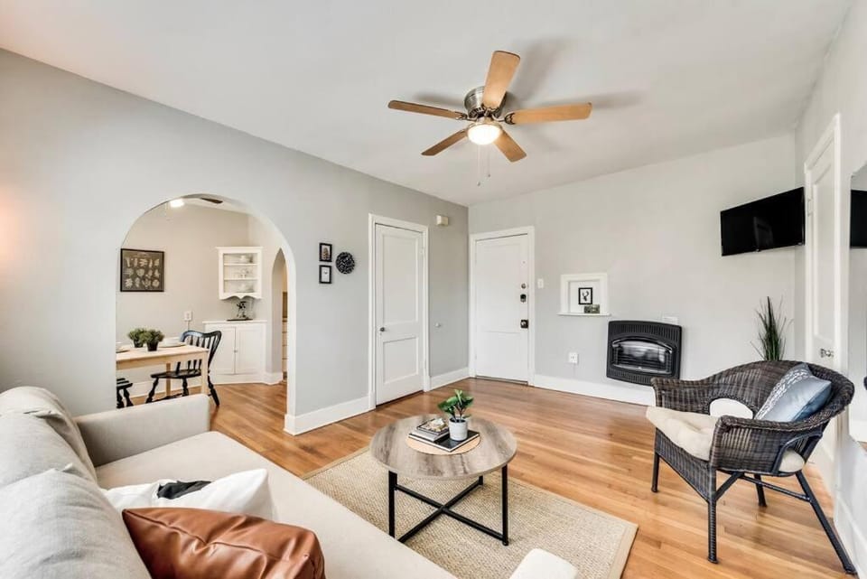 Global Cup The Vintage Stellar on Lower-Greenville Apartment in Dallas