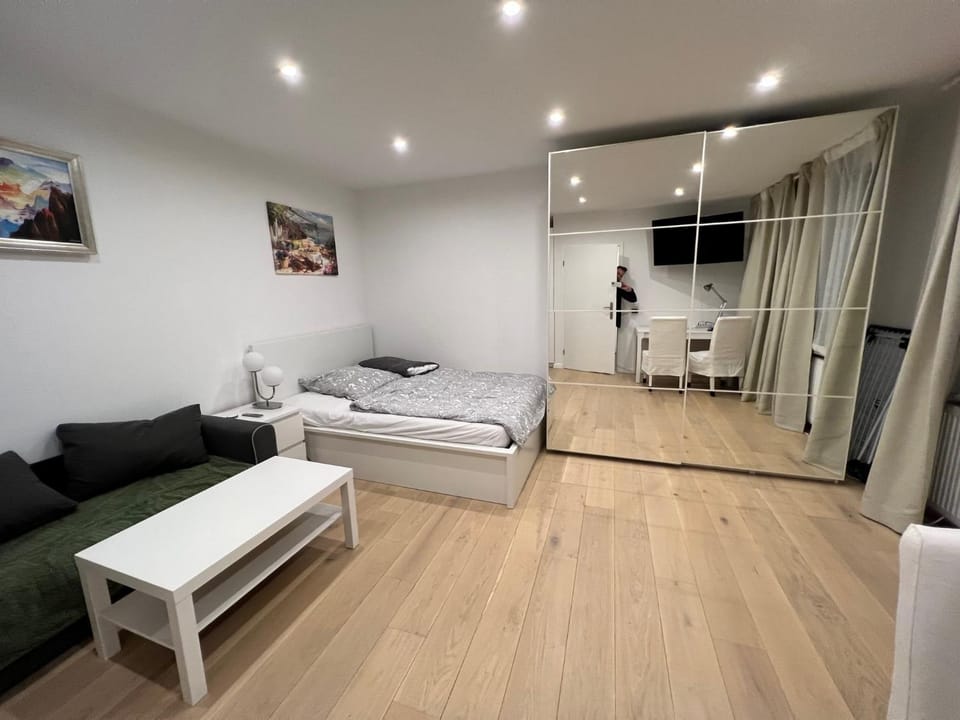 Bed, Photo of the whole room