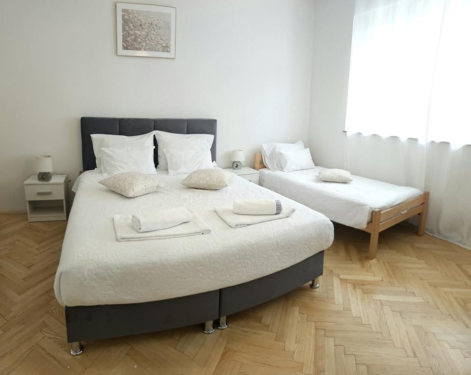 Bed, Bedroom, towels, wardrobe