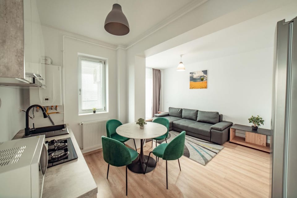 Kitchen or kitchenette, Living room, Seating area, Dining area, minibar, pet friendly