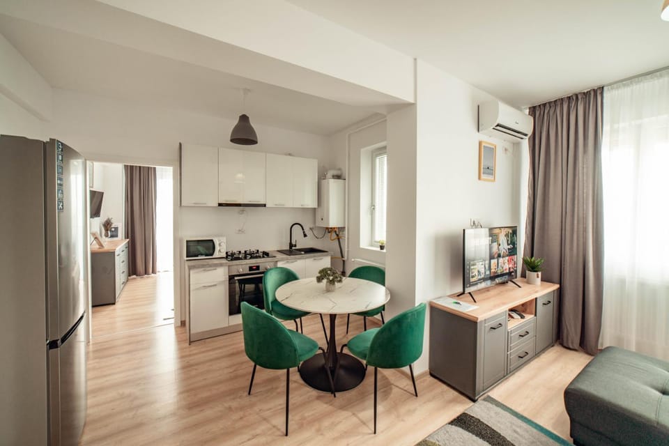 TV and multimedia, Kitchen or kitchenette, Living room, Seating area, Dining area, minibar, oven, pet friendly, stove