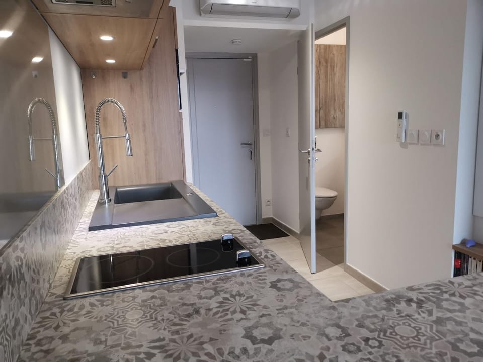 Bathroom, Kitchen or kitchenette