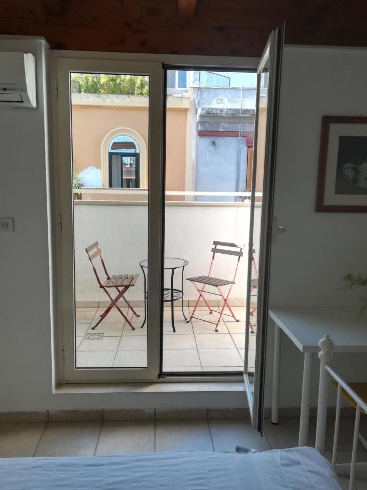 Benedetto Cairoli Guest House Bed and Breakfast in Bari