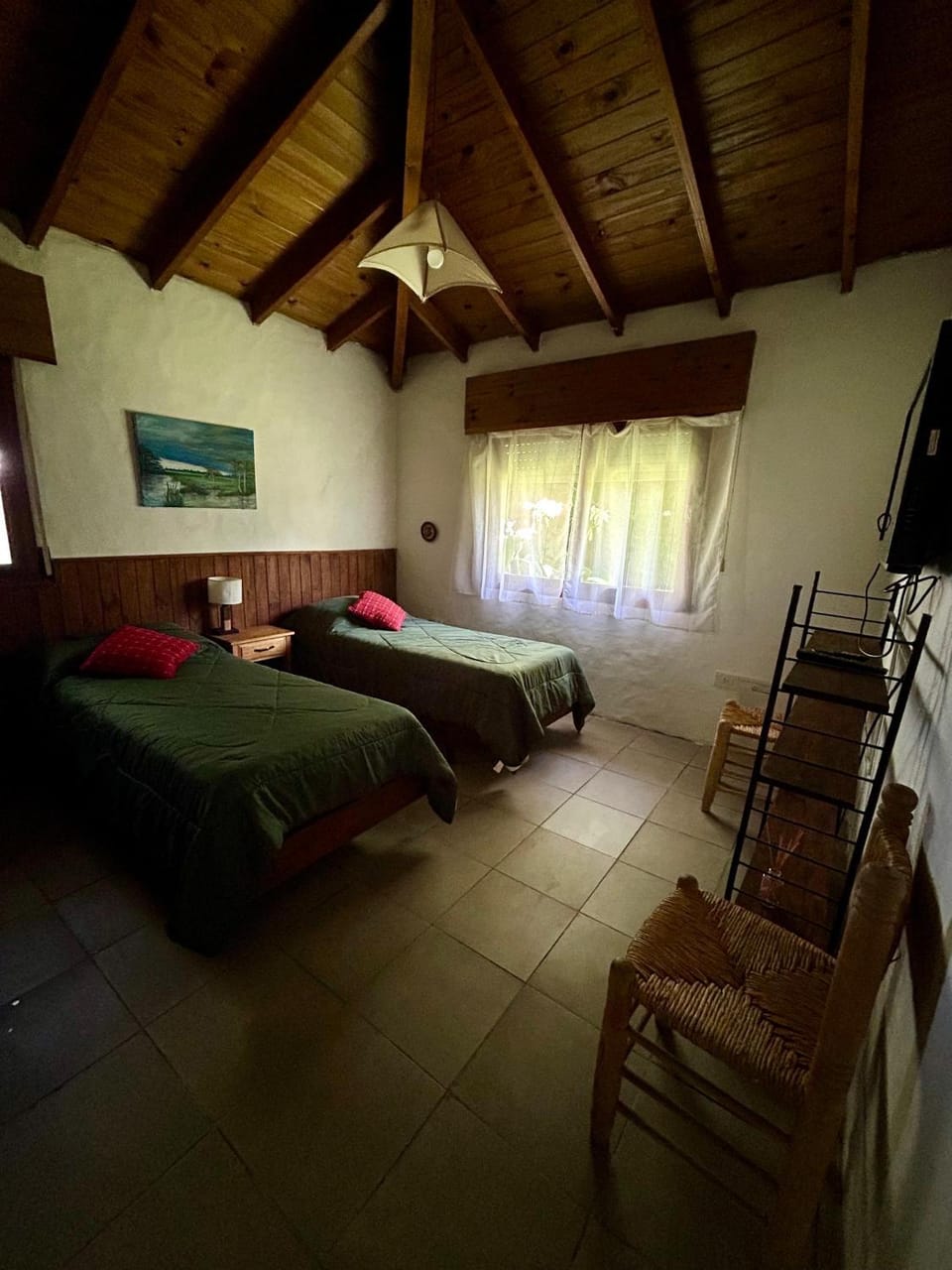 Bed, TV and multimedia, Bedroom