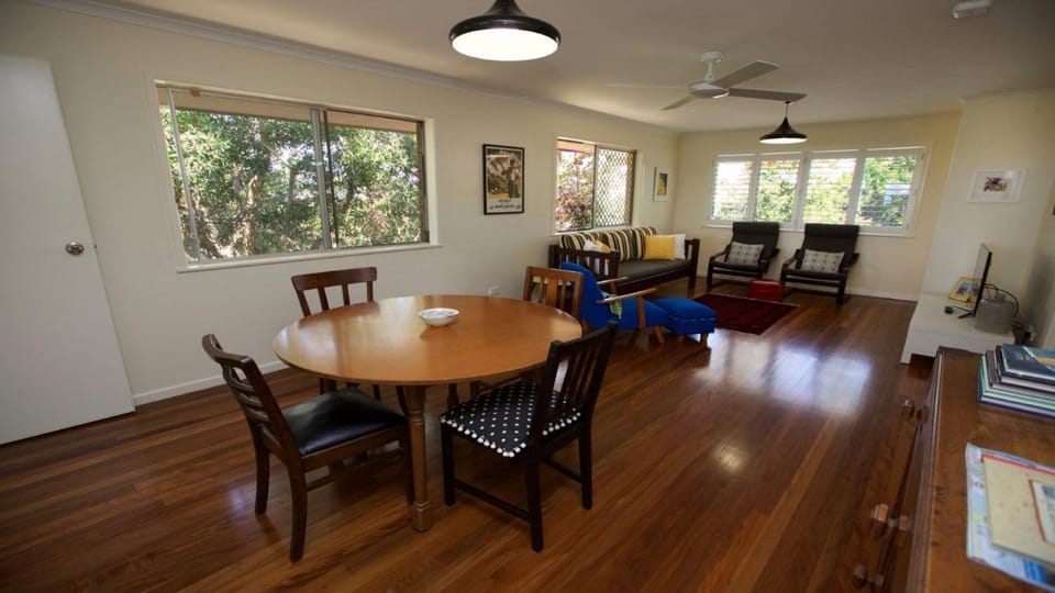 21 Cooroora Street Dicky Beach QLD House in Sunshine Coast