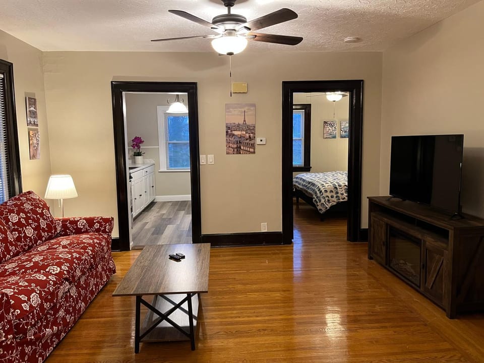 Hunter #2 Private One Bed near Xavier & Downtown House in Cincinnati