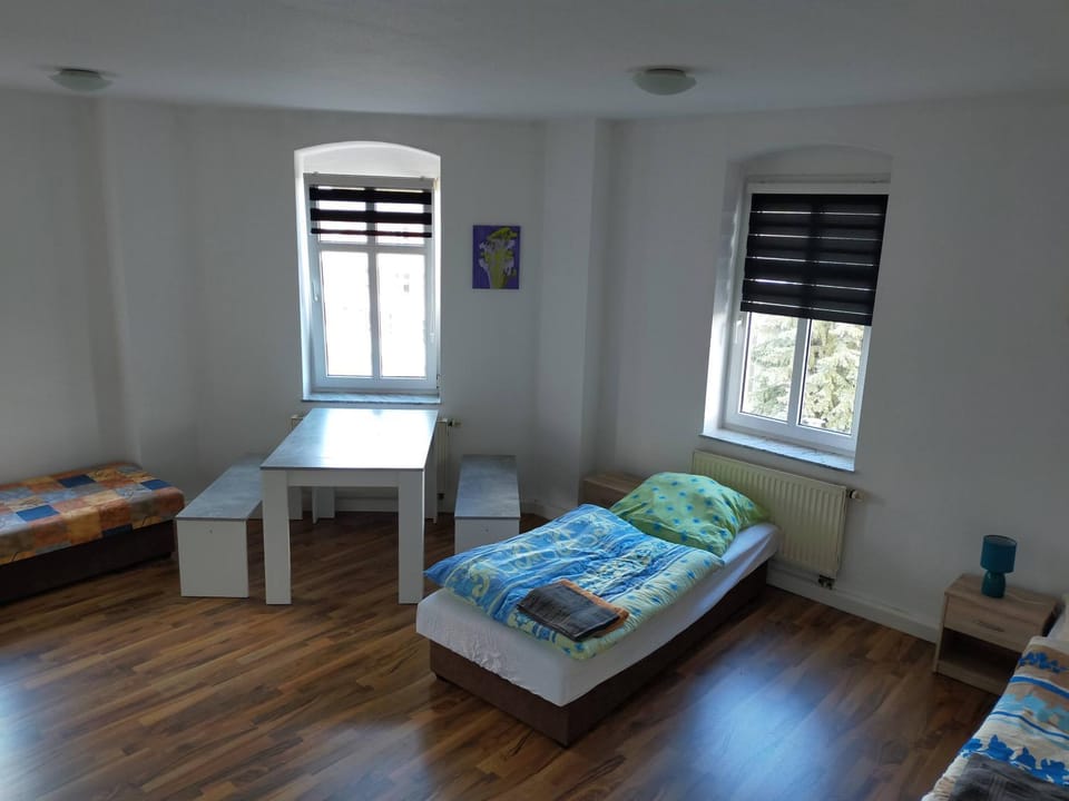 FLEX Aparts - große, möblierte Wohnung in Zwickau mit 2 Zimmern Apartment in Zwickau