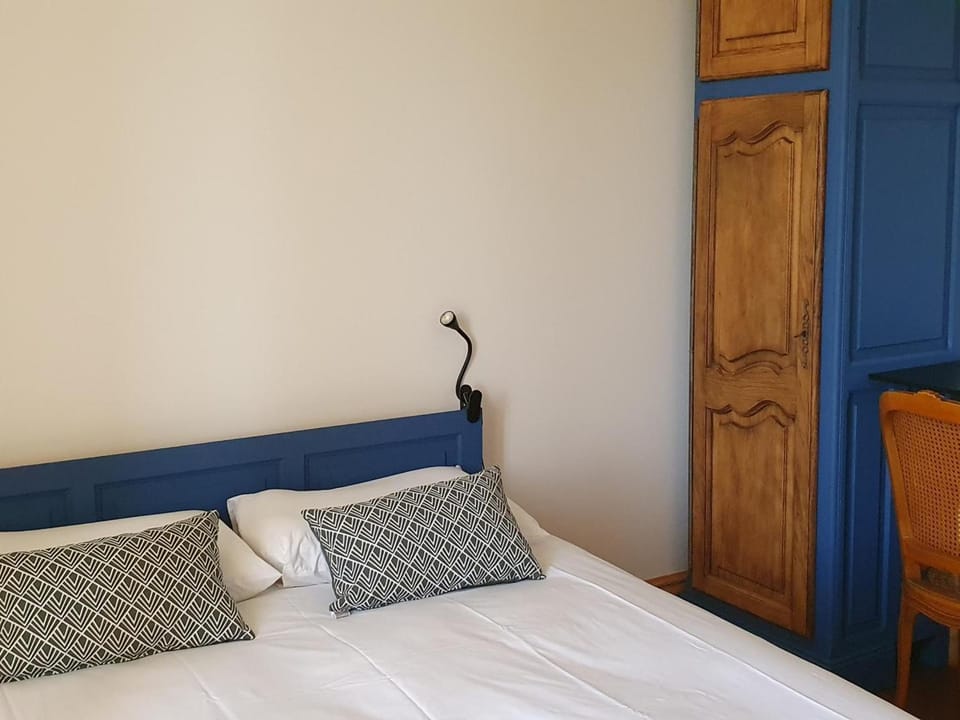 Maison de famille 19ᵉ avec terrasse et jardin, idéal pour 10 pers. - FR-1-489-406 House in Auvergne-Rhône-Alpes
