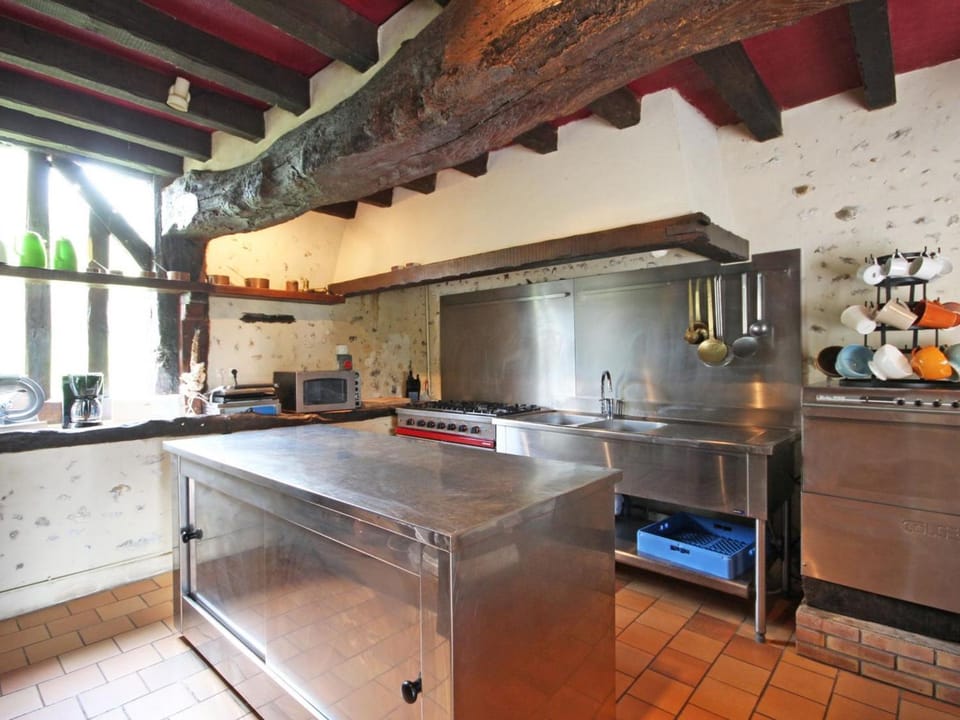 Gîte de chasse charmant avec animaux, cheminée, et jardin dans le Perche - FR-1-497-166 House in Normandy