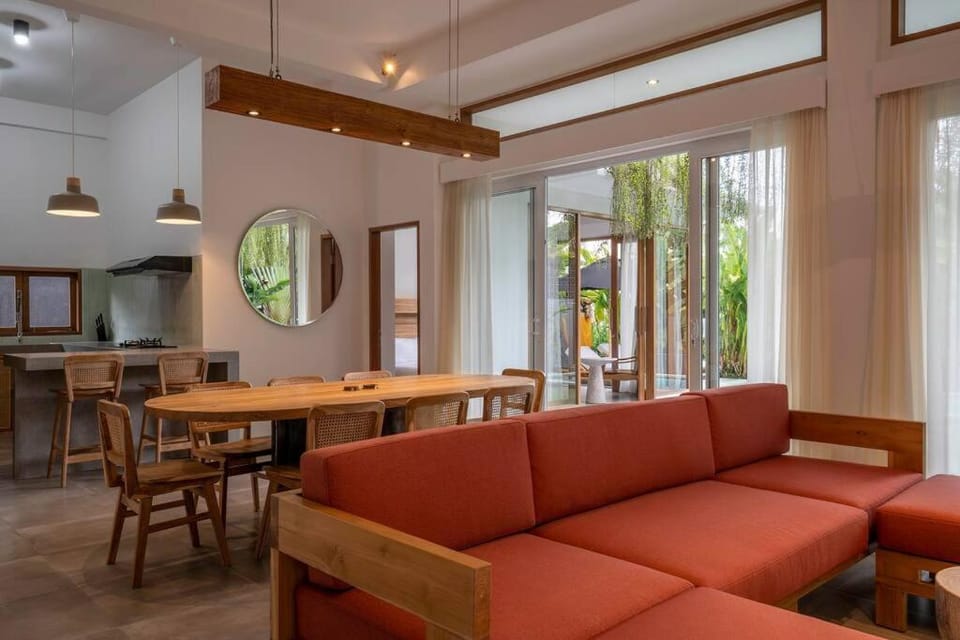 Villa Ikris - tranquil oasis in the heart of Canggu Villa in North Kuta