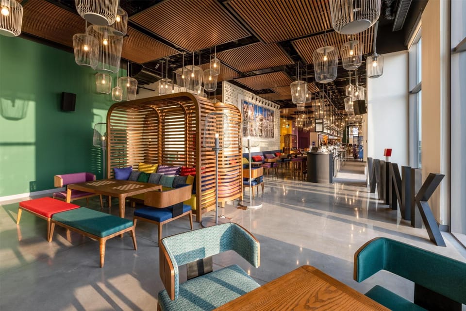 Restaurant/places to eat, Living room, Lobby or reception, Banquet/Function facilities, Seating area