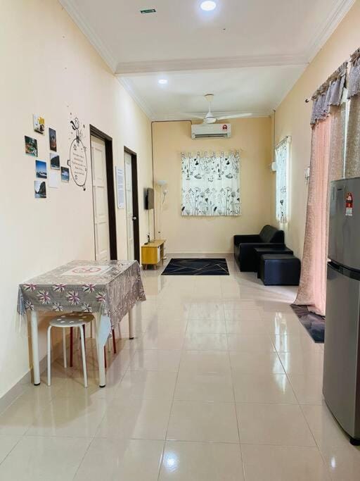 Living room, Seating area, air conditioner