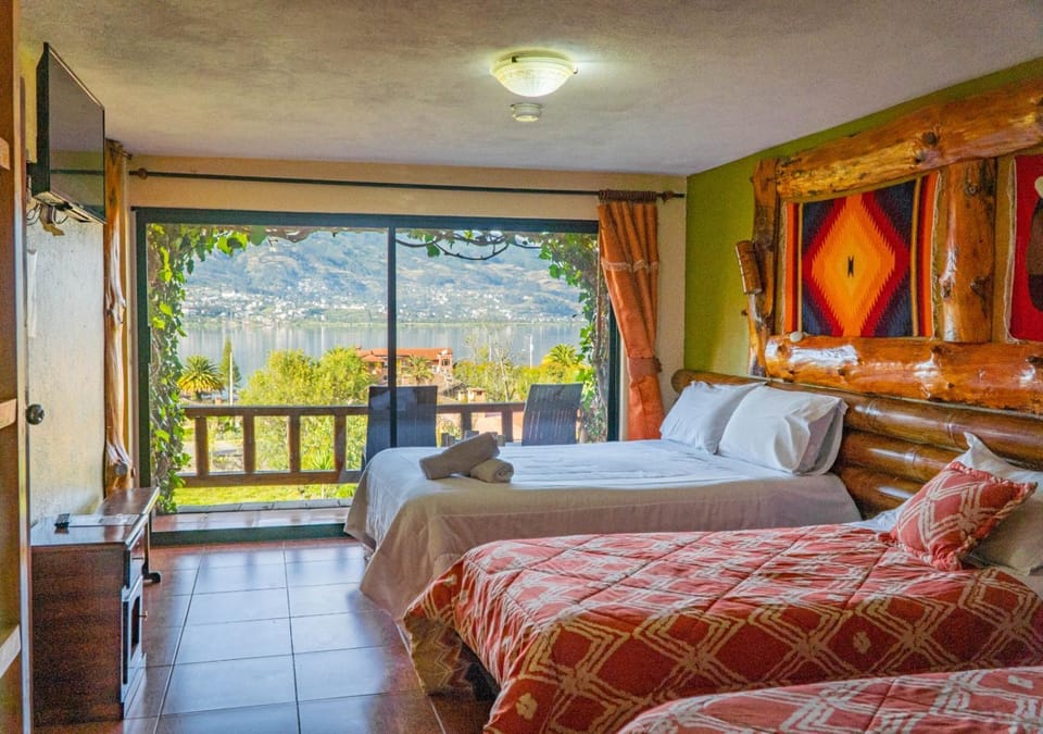 Hospedaje Campo Lago y Glamping Campground/ 
RV Resort in Imbabura Province