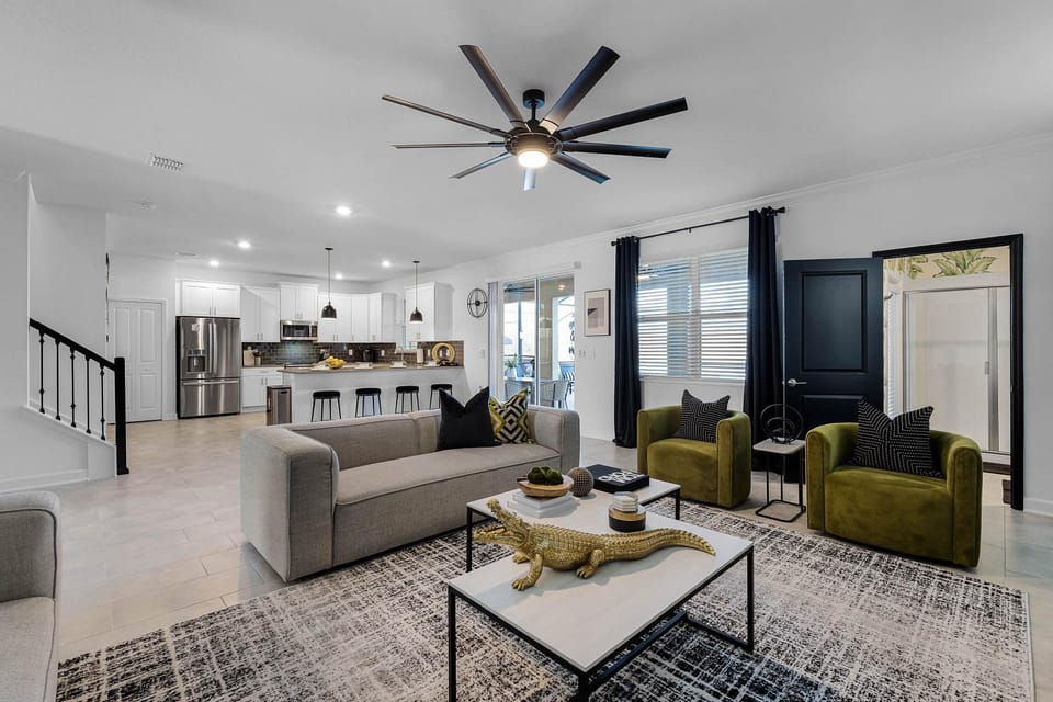 Kitchen or kitchenette, Living room, Seating area, Dining area, fireplace, minibar