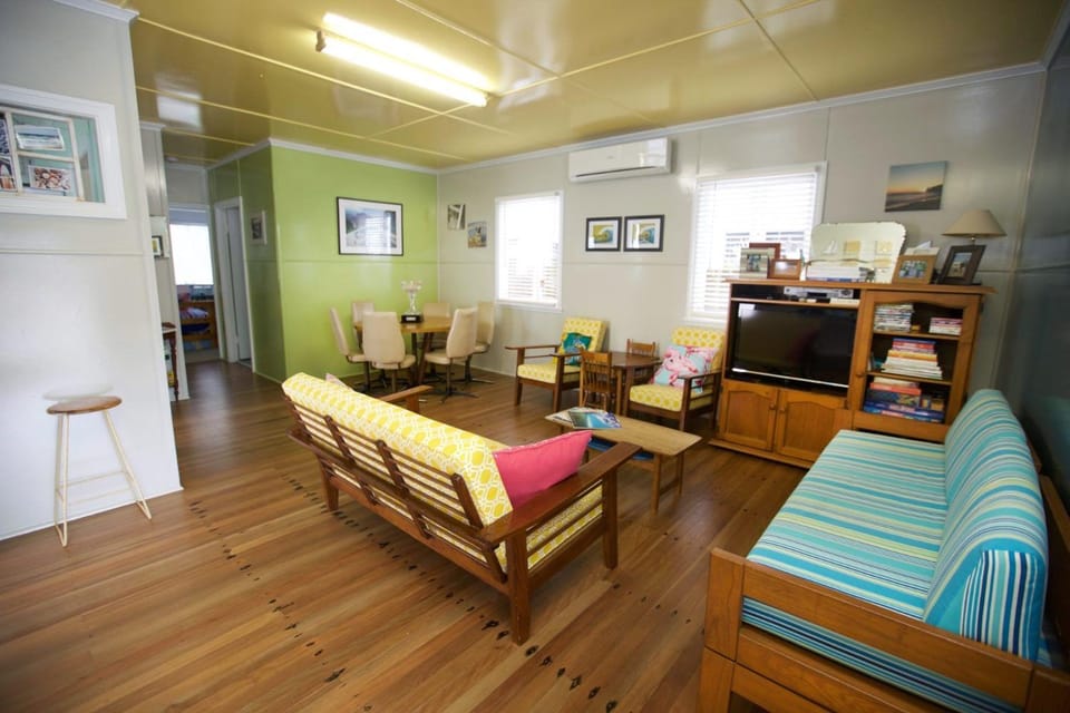 23 Bryce St Moffat Beach House in Sunshine Coast