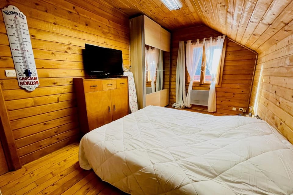 Beautiful chalet near the center of Briançon Chalet in Briançon