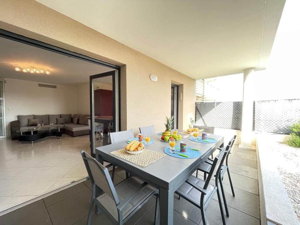 Très bel appartement -résidence avec piscine sur le toit et vue panoramique Apartment in Saint-Raphael